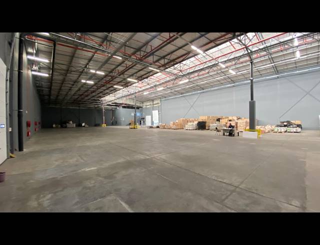 2,596M² WAREHOUSE TO LET IN LOUWLARDIA